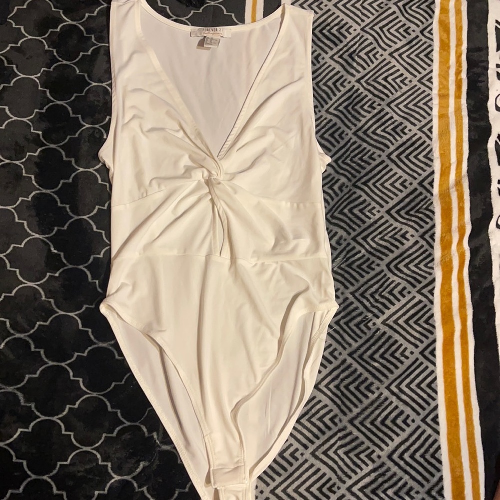 White forever 21 bodysuit